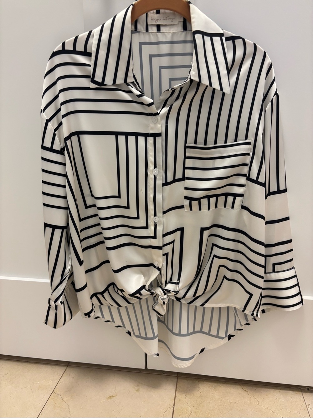Stylish Geometric Stripe Button-Up Blouse - White/Black